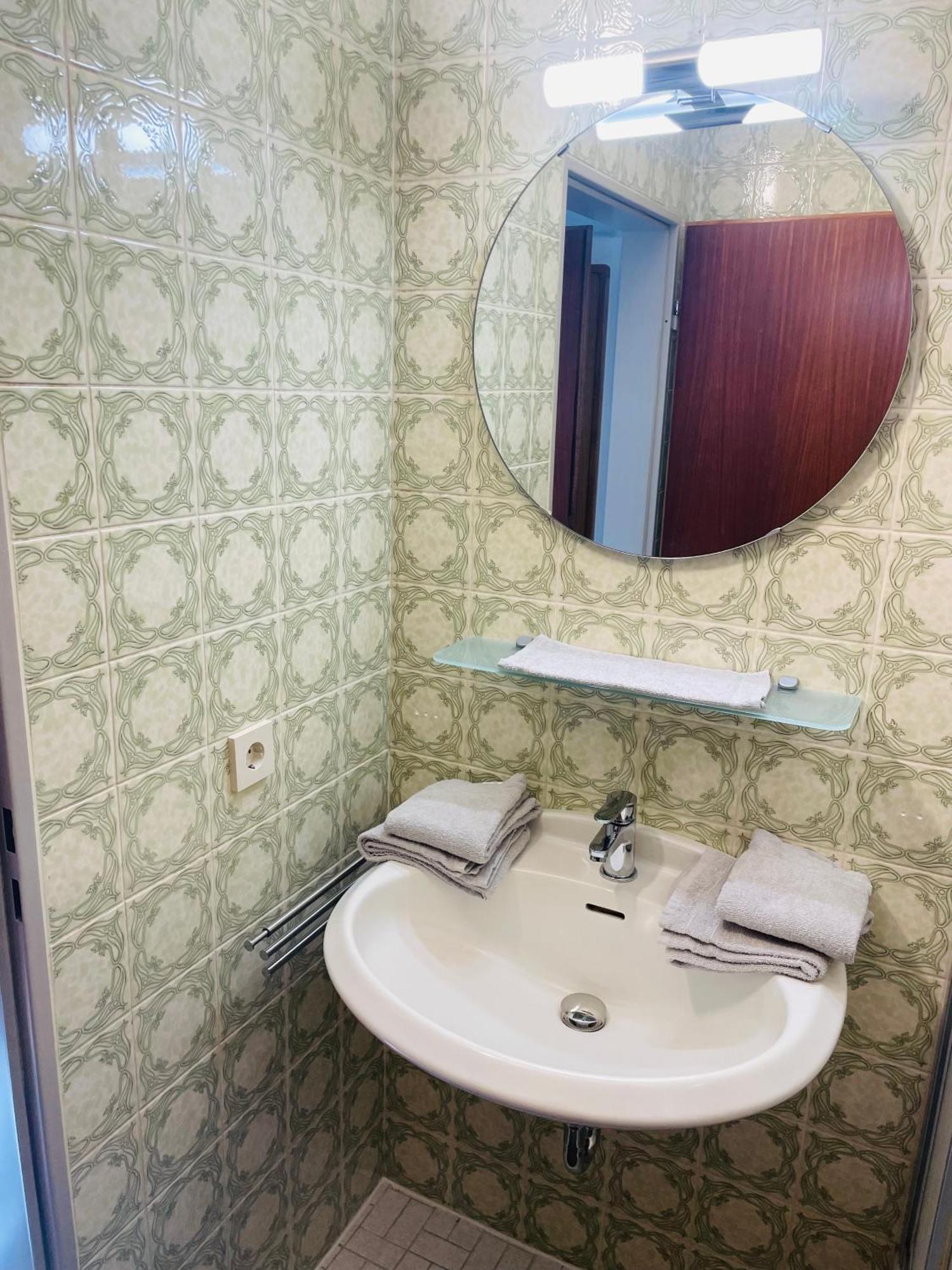 Auf Muehlenfeld Apartamento Heimbach Exterior foto